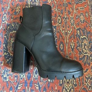Zara black plateform boots 🖤